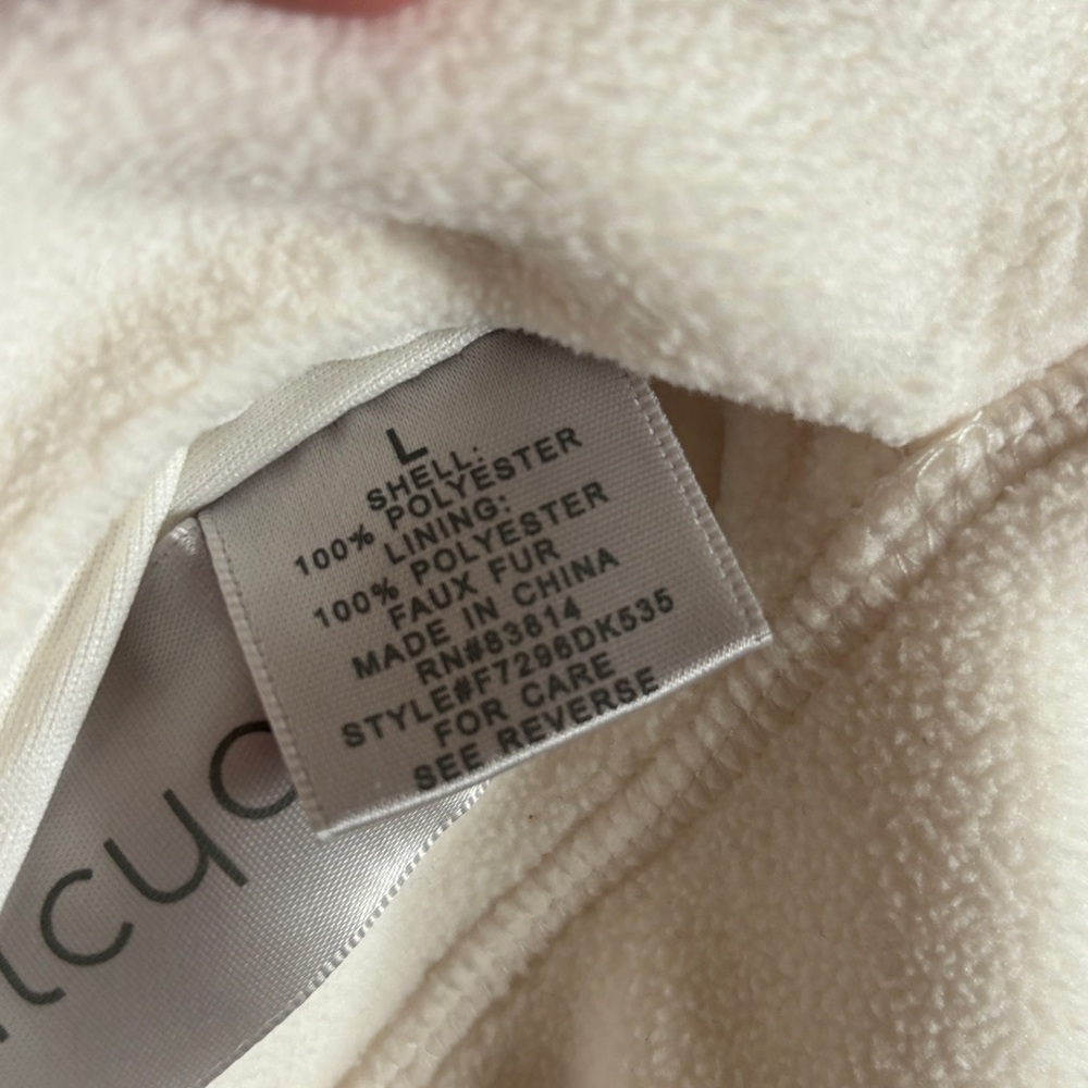 Halcyon - Reversible White Sleeveless Faux Fur Vest with High Collar - Picture 5 of 8
